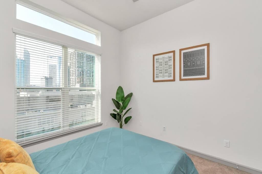 Penthouse Cool-Oasis-In-Houston-Rental Car Available-View-Great-Sleep Экстерьер фото